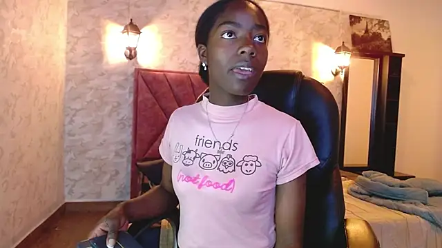 Snapshot of katia_green1 chatting on 09/19/25, 02:43 katia green1 online show from 09/19/25, 02:43