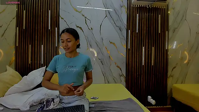 VictoriaDuart online show from 12/01/25, 08:32