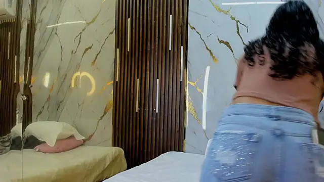 VictoriaDuart online show from 11/23/25, 07:57