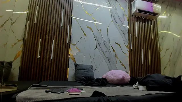 VictoriaDuart online show from 10/29/25, 07:57