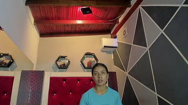 VictoriaDuart online show from 03/22/26, 09:16