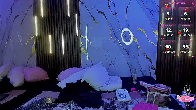 VictoriaDuart online show from 10/30/25, 08:28