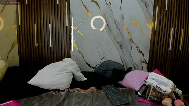 VictoriaDuart online show from 10/26/25, 08:42