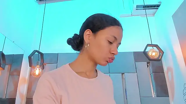 VictoriaDuart online show from 02/11/26, 08:20