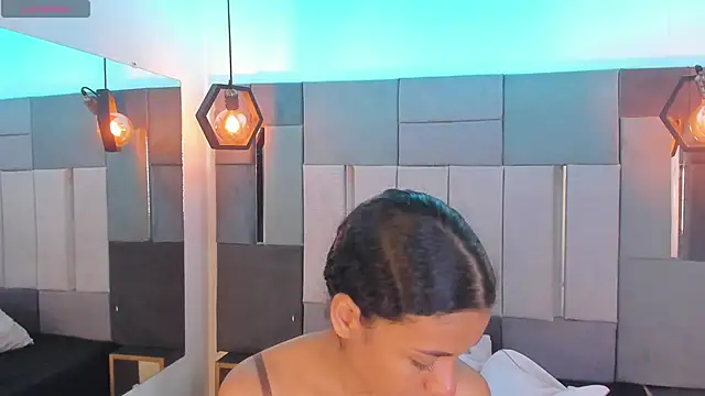 VictoriaDuart online show from 02/25/26, 09:03