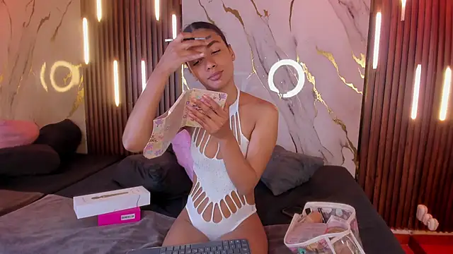 VictoriaDuart online show from 10/12/25, 07:59