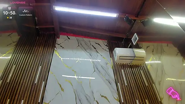 VictoriaDuart online show from 04/12/26, 08:34