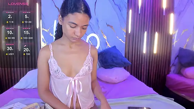 VictoriaDuart online show from 10/08/25, 08:20