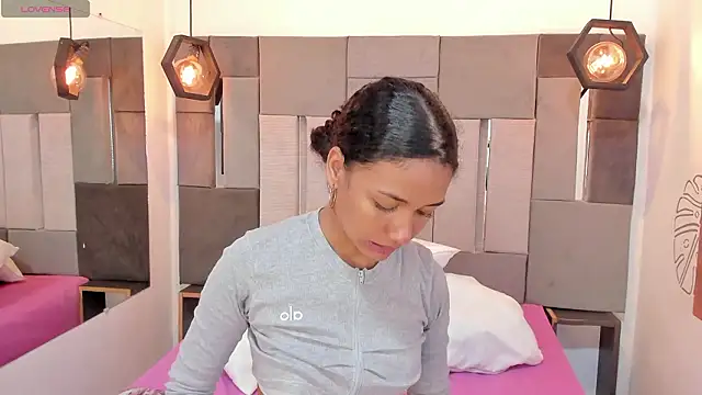 VictoriaDuart online show from 02/06/26, 07:43