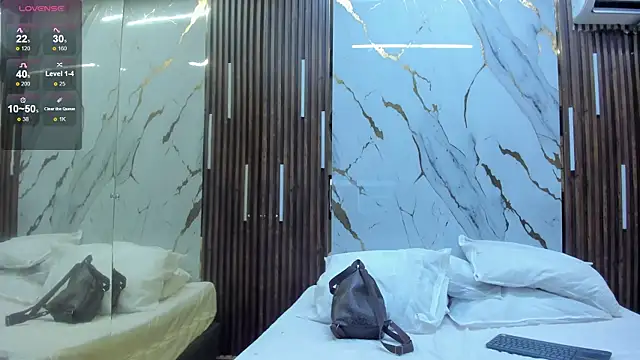 VictoriaDuart online show from 04/13/26, 08:02