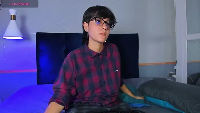 Tsuki Maru online show from 09/26/25, 08:38