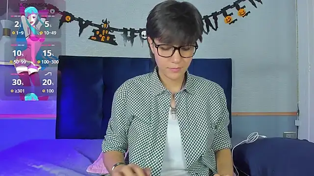 Tsuki Maru online show from 10/26/25, 08:09