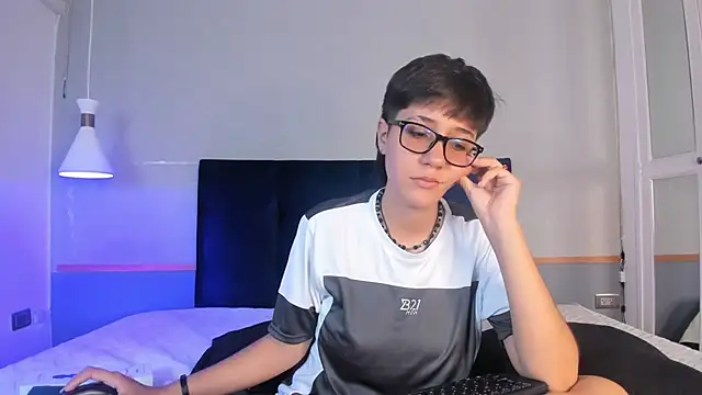 Tsuki Maru online show from 11/16/25, 08:46