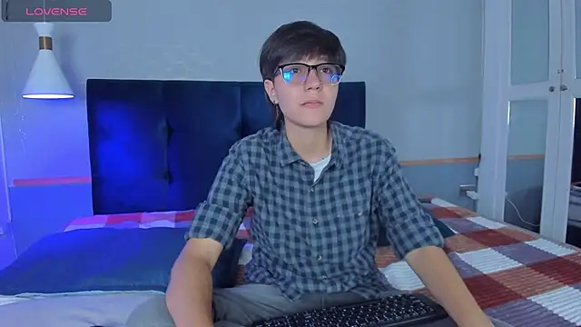 Tsuki Maru online show from 09/20/25, 08:03