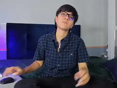 Tsuki Maru online show from 10/07/25, 03:13