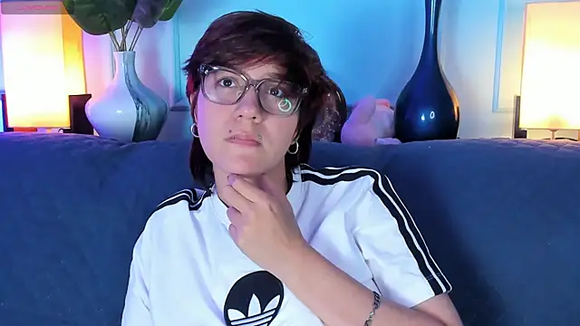 Tsuki Maru online show from 03/31/26, 08:11