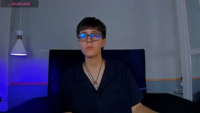 Tsuki Maru online show from 11/17/25, 08:35