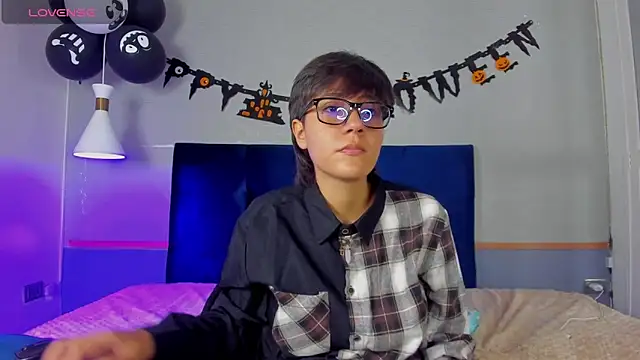 Tsuki Maru online show from 10/24/25, 08:19