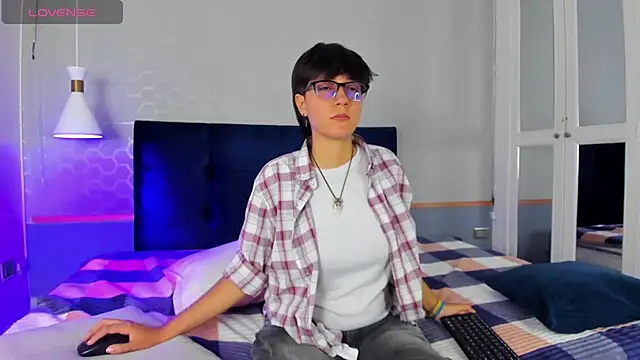 Tsuki Maru online show from 09/16/25, 01:45