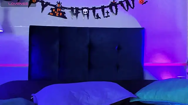 Tsuki Maru online show from 10/25/25, 08:42