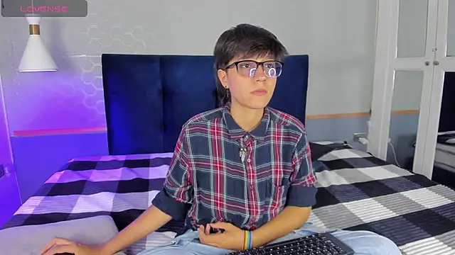 Tsuki Maru online show from 09/19/25, 07:40