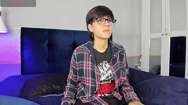 Tsuki Maru online show from 10/02/25, 07:39