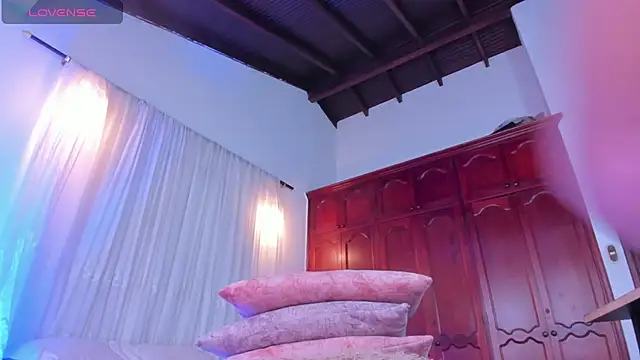 Shantal 777 online show from 12/15/25, 01:28