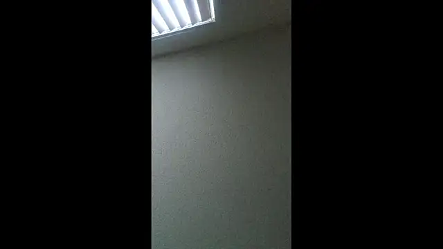 sthuart22 online show from 10/08/25, 10:54