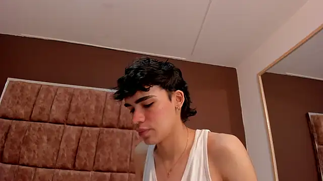 Snapshot of JoeCollins_ chatting on 09/30/25, 11:44 JoeCollins online show from 09/30/25, 11:44