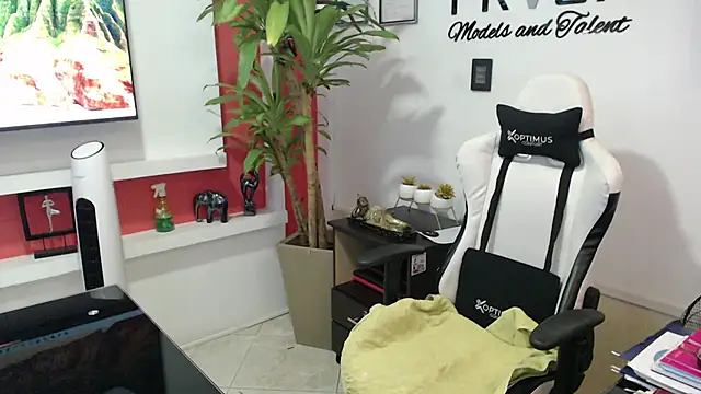 emily rz1 online show from 02/10/26, 06:51