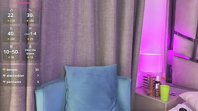 Snapshot of _valeria_saenz_ chatting on 01/14/26, 08:29 valeria saenz online show from 01/14/26, 08:29