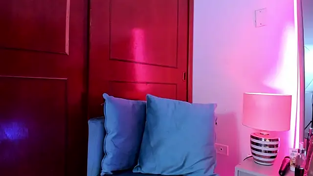  valeria saenz  online show from 11/16/25, 03:22