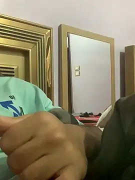 FlungBergenia online show from 10/21/25, 01:43