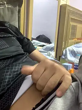 FlungBergenia online show from 10/10/25, 05:14