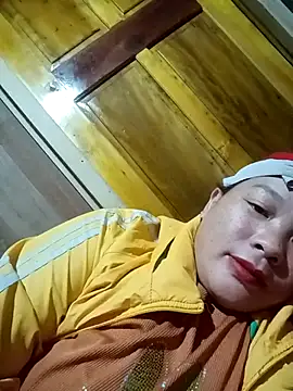 Snapshot of ningchun20 chatting on 10/26/25, 05:35 ningchun20 online show from 10/26/25, 05:35