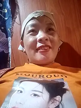 Snapshot of ningchun20 chatting on 10/20/25, 06:15 ningchun20 online show from 10/20/25, 06:15