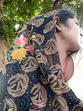 Hot Seema83 online show from 10/17/25, 08:39