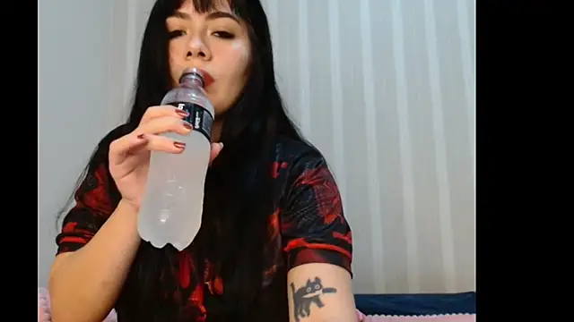 ingridequinti online show from 11/02/25, 01:32