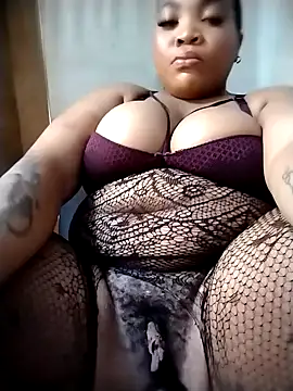 BeverlyQueen14 online show from 12/18/25, 02:43