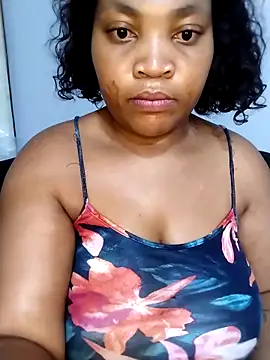 BeverlyQueen14 online show from 12/14/25, 09:59