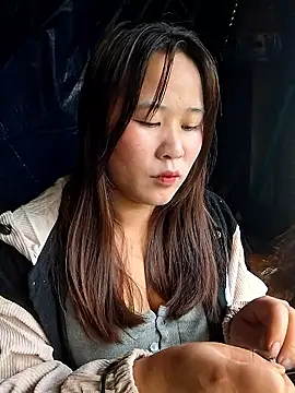 Snapshot of ALIENHR38 chatting on 02/27/26, 02:45 ALIENHR38 online show from 02/27/26, 02:45