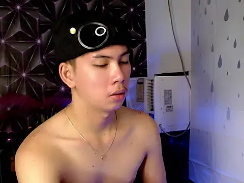 ursweet jade online show from 10/28/25, 10:47