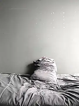 Snapshot of dumbBroke chatting on 10/18/25, 01:24 dumbBroke online show from 10/18/25, 01:24