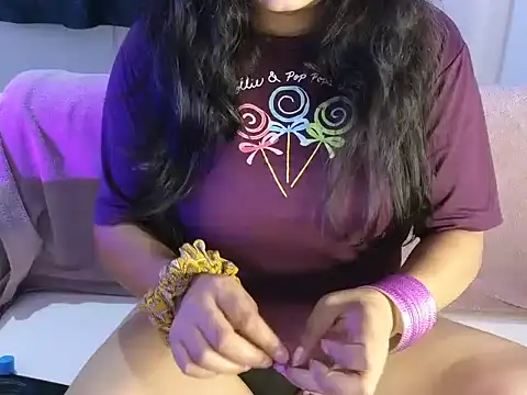 Snapshot of mansi201 chatting on 09/27/25, 04:13 mansi201 online show from 09/27/25, 04:13