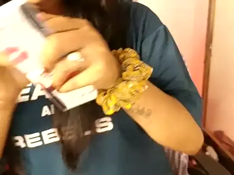 Snapshot of mansi201 chatting on 10/06/25, 01:56 mansi201 online show from 10/06/25, 01:56