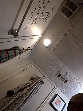 Snapshot of MRTATTWO chatting on 11/24/25, 09:53 MRTATTWO online show from 11/24/25, 09:53