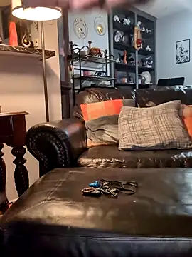 Snapshot of MRTATTWO chatting on 11/22/25, 01:59 MRTATTWO online show from 11/22/25, 01:59