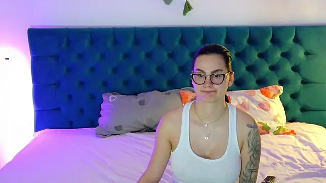 LexieRosse online show from 10/18/25, 07:32