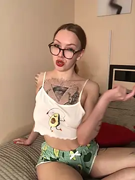 Amore Mia  online show from 11/22/25, 07:07