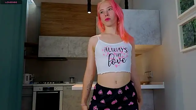 JuliannaWenger online show from 10/21/25, 04:28